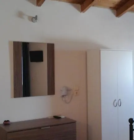 Lisa's Place 3*